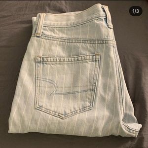 American Eagle Mom Jean